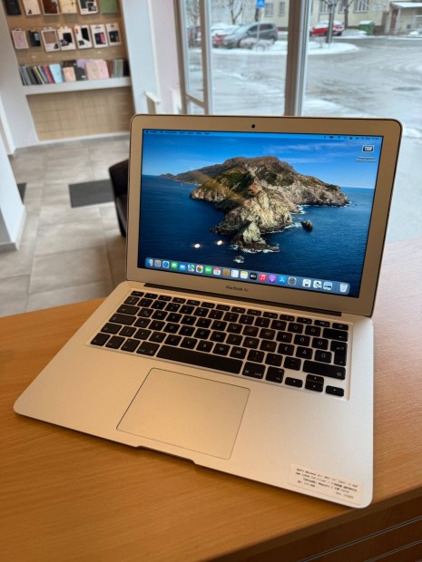 Apple Macbook Air 2017 13" 13 8GB Ram 128GB SSD Silver Használt