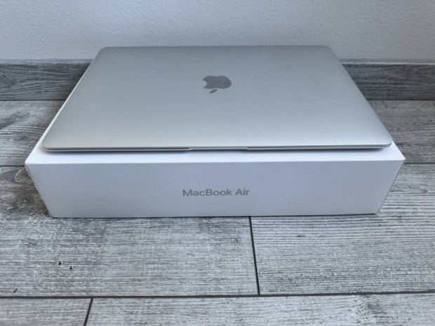 Apple Macbook Air 2018 retina silver