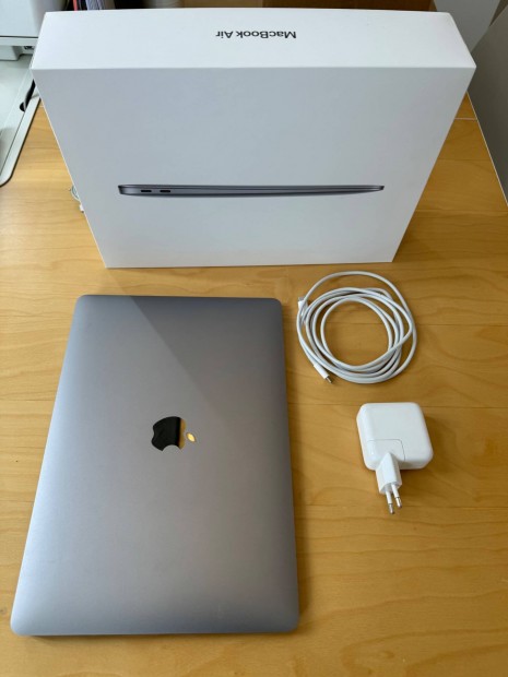 Apple Macbook Air 2020 M1 13" Space Gray 8GB Ram 256GB SSD Hasznlt
