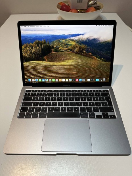 Apple Macbook Air 2020 i3/8GB/256GB, 5-6 rs akku!