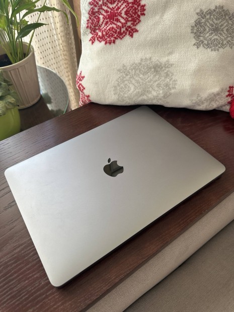 Apple Macbook Air M1 13' elad