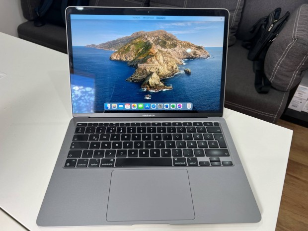 Apple Macbook Air M1 2020 - 2024. vi