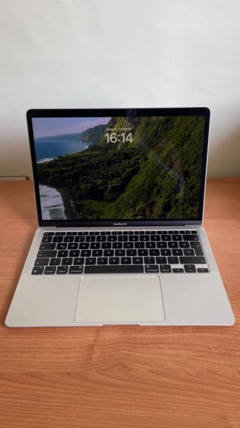 Apple Macbook Air M1 (2020) 256 GB ezst elad