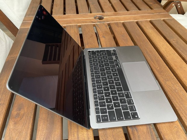 Apple Macbook Air M1 