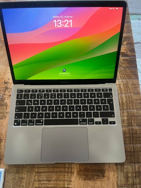 Apple Macbook Air M1 / 256 GB SSD / 8 GB RAM / Space Black