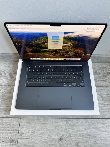 Apple Macbook Air M2 15" 2023 45 ciklussal