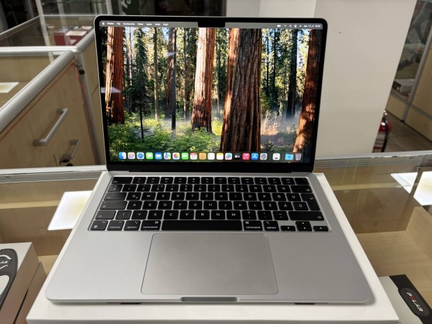 Apple Macbook Air M2 2022 8GB RAM 2 Tltsciklus! Garancilis