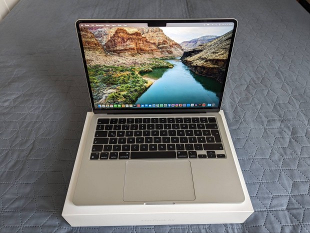 Apple Macbook Air M2 2022 ezst 13,6", 8/8 256 GB, 2 v gari, jszer!