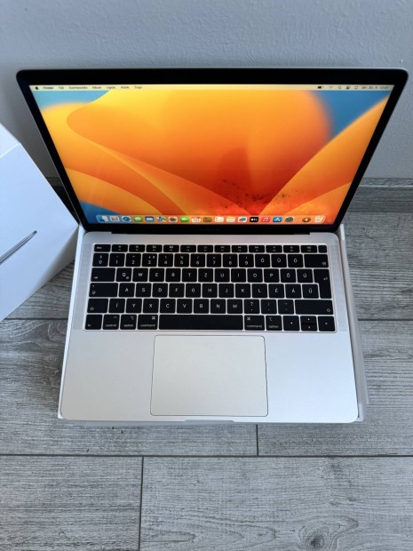 Apple Macbook Air retina 2018 silver 