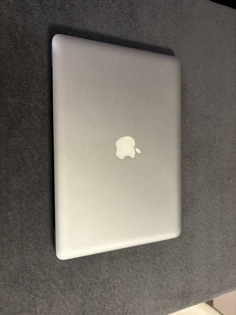 Apple Macbook Pro 13.3", 4 GB RAM