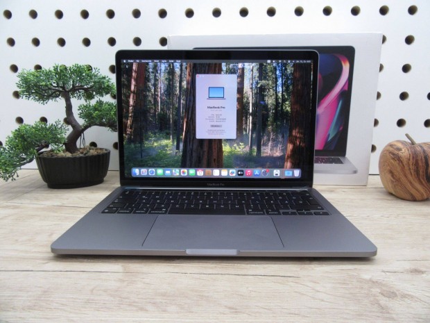 Apple Macbook Pro 13 M1 Touchbar - 2020 - Új - 16 Gb 1 Tb SSD - 1 év