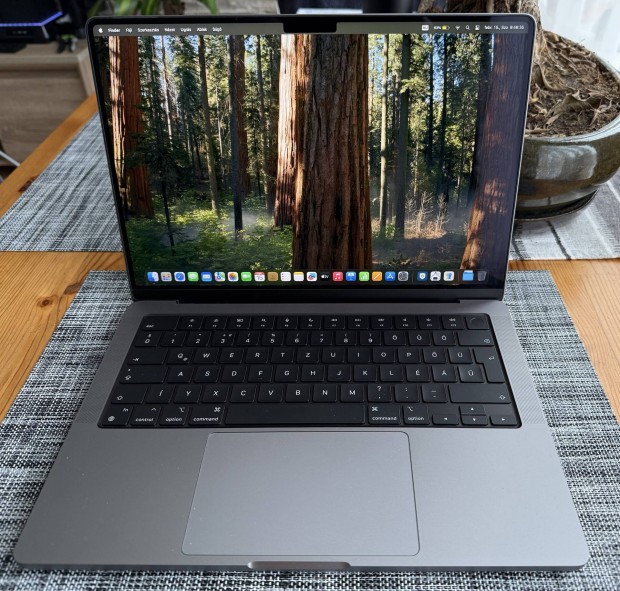 Apple Macbook Pro 14" M2 Pro,16GB-512GB,7 ciklus