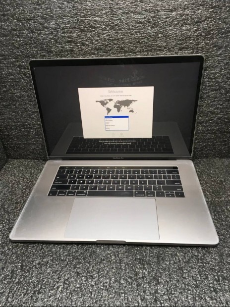 Apple Macbook Pro 15 16GB RAM 256GB SSD A1707