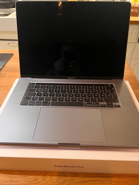 Apple Macbook Pro 16 2020 notebook - i7 16GB RAM 512GB SSD