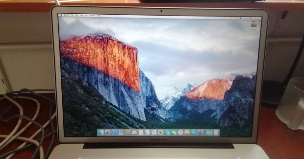 Apple Macbook Pro 17", Mid 2009, 1920x1200, 6GB RAM, 128GB SSD