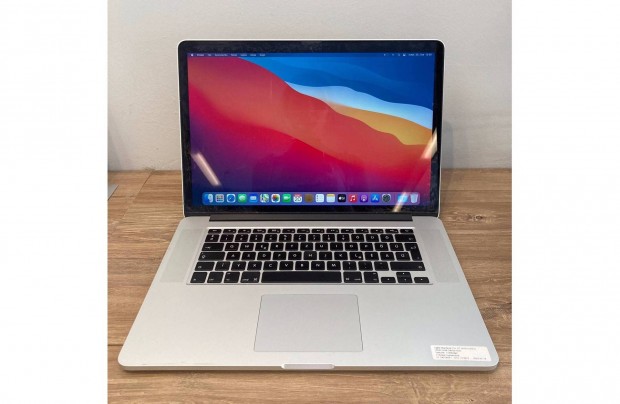 Apple Macbook Pro 2014 15" 500GB SSD 16GB RAM 2,5 Silver Használt