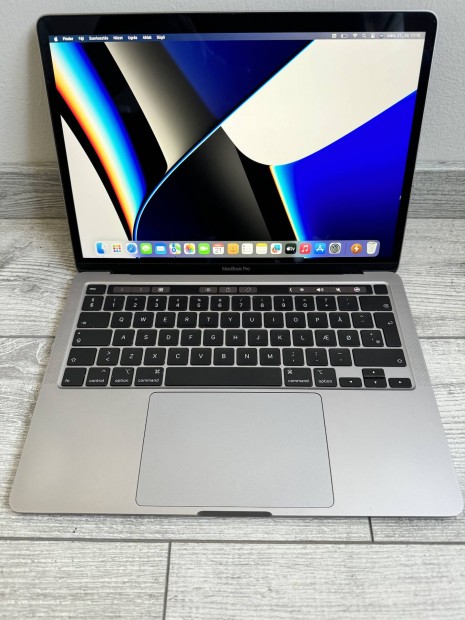 Apple Macbook Pro 2020 CTO modell/16 Gb/1 Terrabyte/ Touchbar