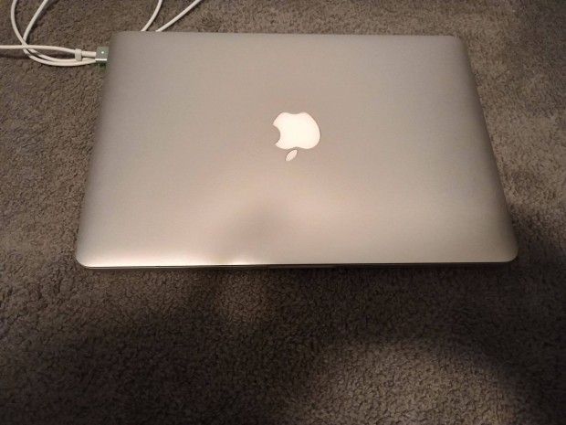 Apple Macbook Pro i5 8GB/512Gb SSD