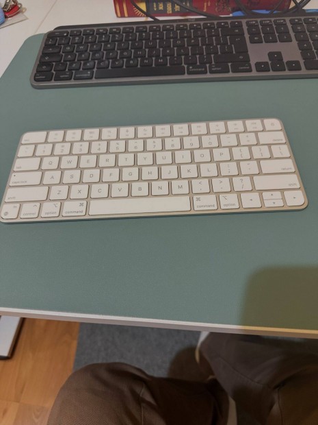 Apple Magic Keyboard (Latest Model) - English (USA) - Silver