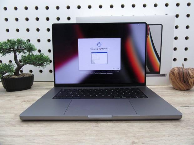 Apple Retina Macbook M1 Pro - 2021 - j, kibontott 0%-os fs szmla