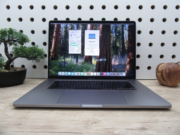 Apple Retina Macbook Pro 16 - 2019 - Hasznlt, karcmentes