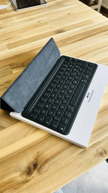 Apple Smart Keyboard Folio