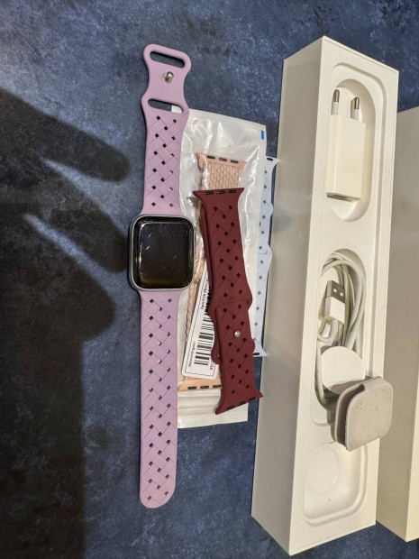 Apple Watch 4 40 ni dobozban, gyari tartozkokkal