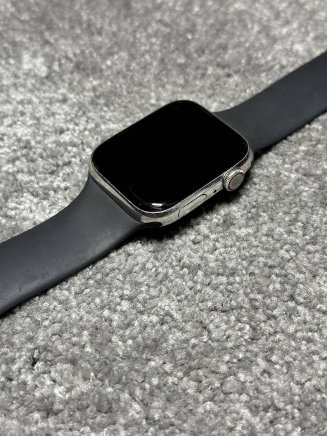 Apple Watch 4, stainless steel (44mm)