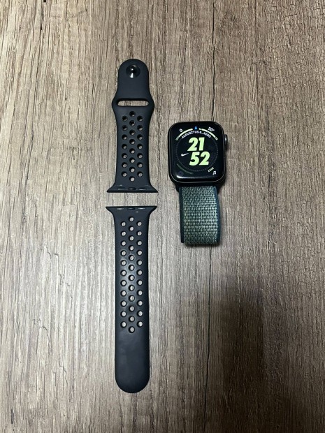 Apple Watch 5 44 mm Space Gray Nike (78%)