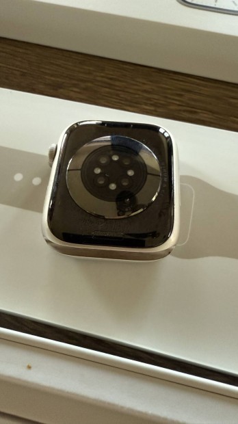 Apple Watch 7 Series 45 mm starlight alumnium karcmentes 