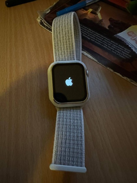 Apple Watch Nike SE GPS + Cellular 40mm