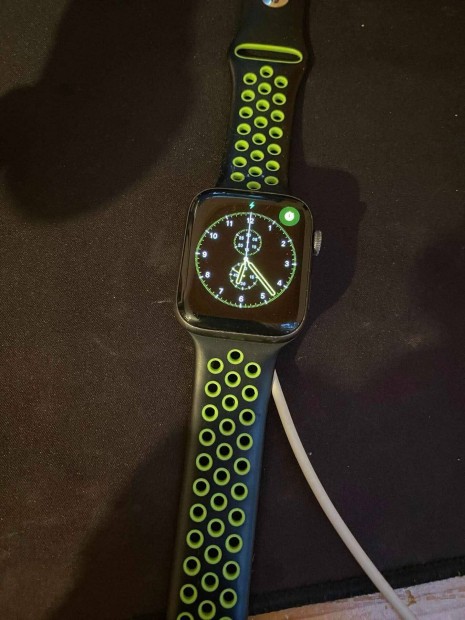 Apple Watch S5 Nike 44 mm elad