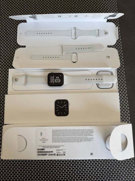 Apple Watch S6 GPS + Cellular 44mm ezst 