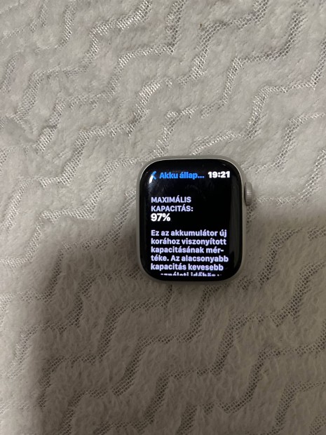 Apple Watch S8 1 ves 