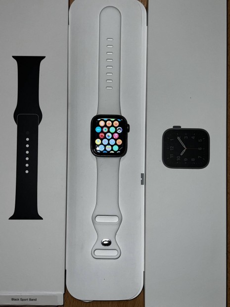 Apple Watch SE 2020 javtsra szorul. 