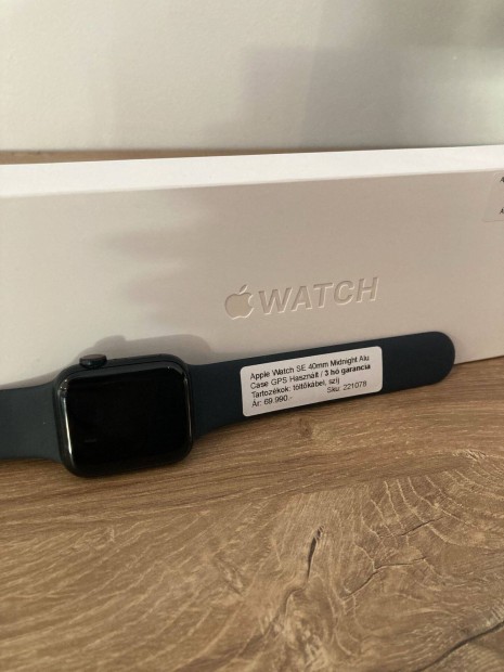 Apple Watch SE 2022 40mm Midnight Fekete Hasznlt