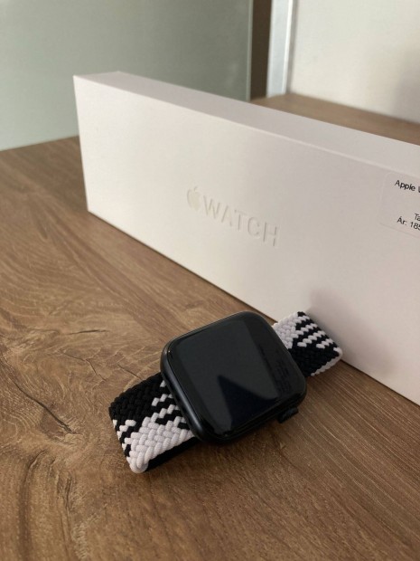 Apple Watch SE 2022 44mm Midnight Fekete GPS Hasznlt