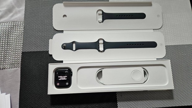 Apple Watch SE 2023 GPS 44mm Okosra szinte j 10 h Apple Garival !