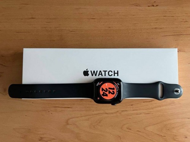 Apple Watch SE 2023 GPS, 44mm, 2 v garancia