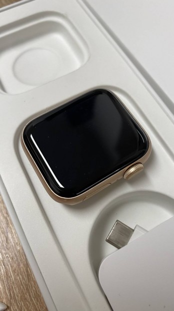 Apple Watch SE 40mm Gold