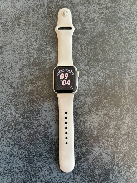 Apple Watch SE (2022) 40 mm garancis 100% akku elad