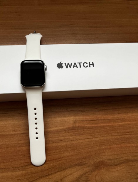 Apple Watch SE (2.genercis) GPS, 40 mm-es, ezstszn alumniumtok 