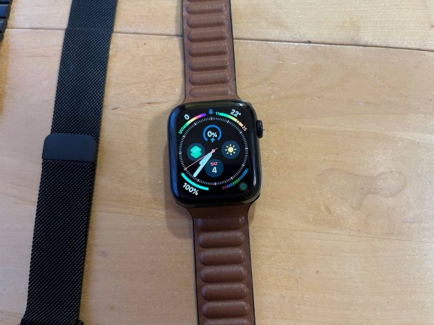 Apple Watch Series 4 44mm GPS+LTE esim modell hrom szjjal