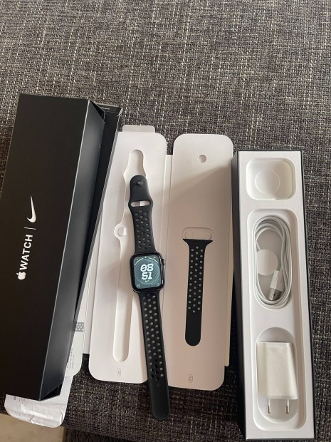 Apple Watch Series 5 44mm Nike Edition