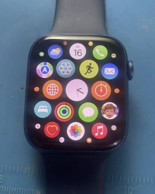 Apple Watch Series 7 - 45mm OLED kijelz