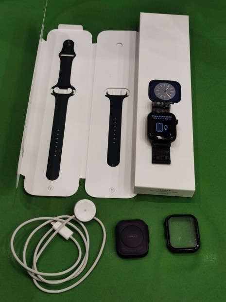 Apple Watch Series 8 GPS 45mm okosra dobozban!