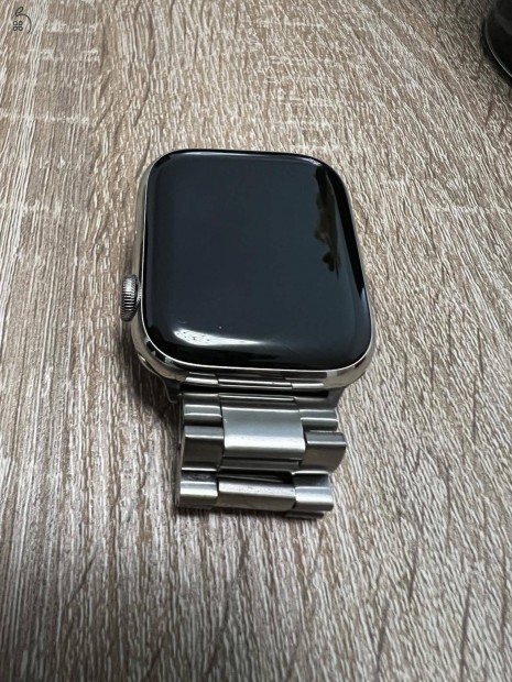 Apple Watch Series 9 Celluar 45mm + 2 darab szj