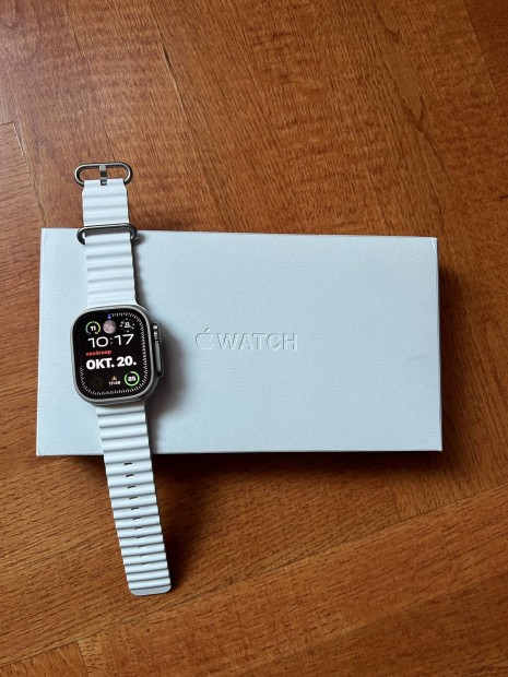 Apple Watch Ultra 2 49mm Titanium White Ocean Band elad.