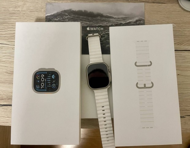 Apple Watch Ultra 2 Titanium white brand