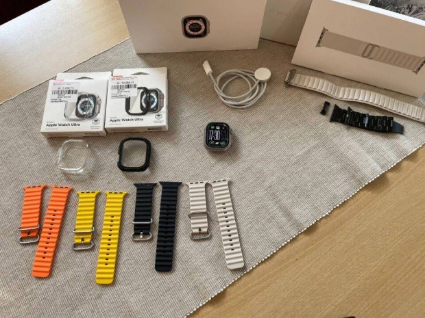 Apple Watch Ultra GPS + Cellular 49 mm sok tartozkkal szp llapotban